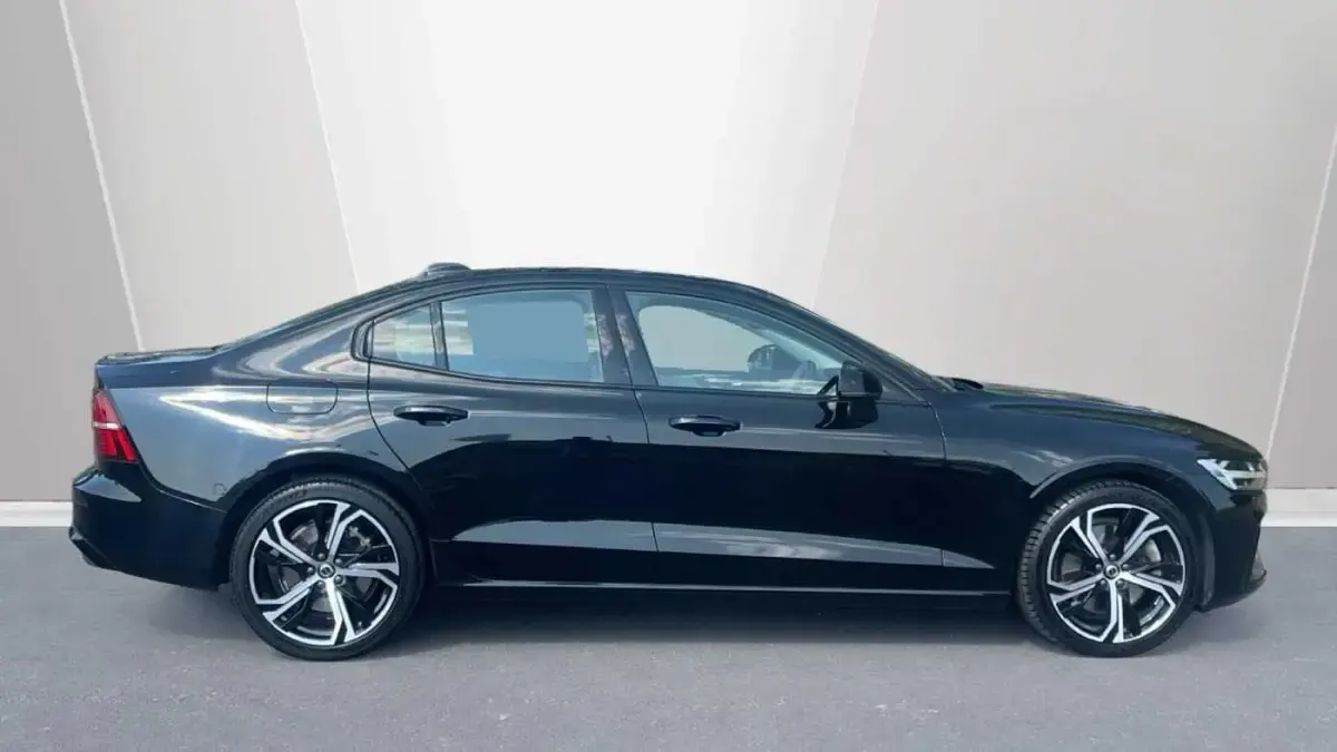 Used Volvo S60 Plus 250 HP (183 kW) 2023 Black stone Sedan