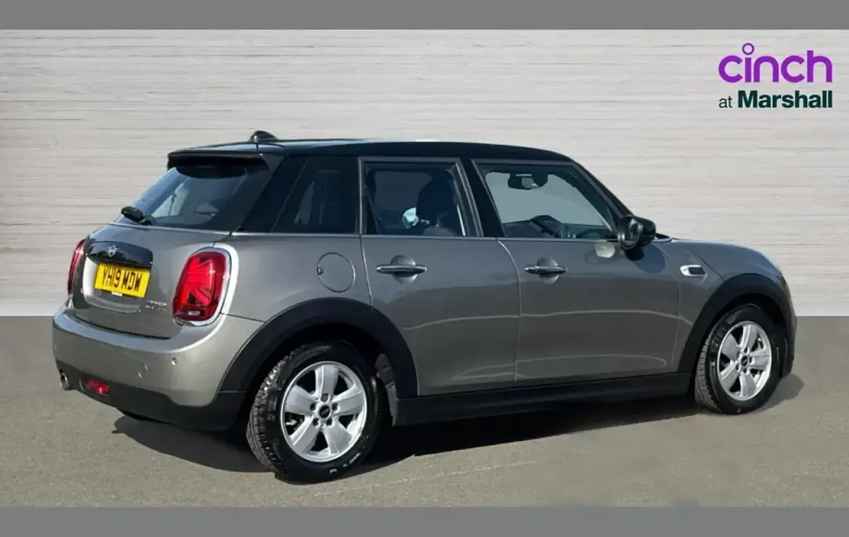 Used Mini Cooper Classic 134 HP (98 kW) 2019 Silver Hatchback