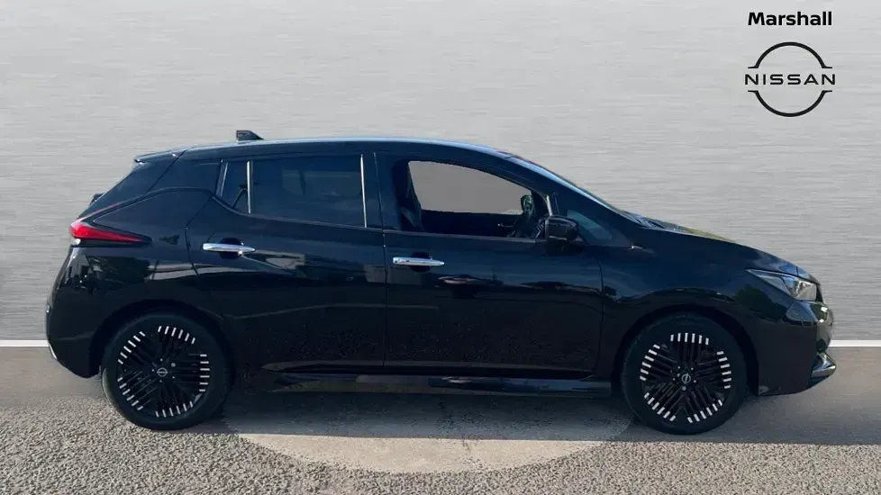 Used Nissan Leaf N-Connecta 110 kW (150 HP) 2022 Black Hatchback