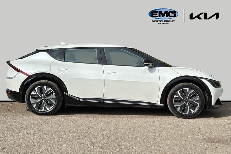 Used Kia EV6 Air 165 kW (225 HP) 2023 White pearl SUV