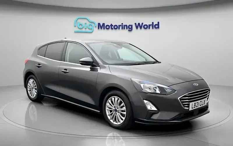 Used Ford Focus Titanium 125 HP (91 kW) 2021 Grey Hatchback