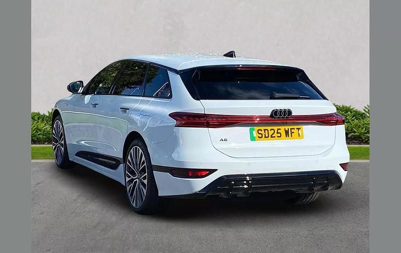 New Audi e-tron Performance 269 kW (367 HP) 2025 White SUV