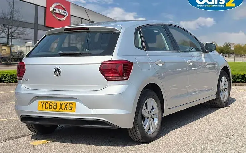 Used VW Polo SE 75 HP (55 kW) 2018 Silver Hatchback