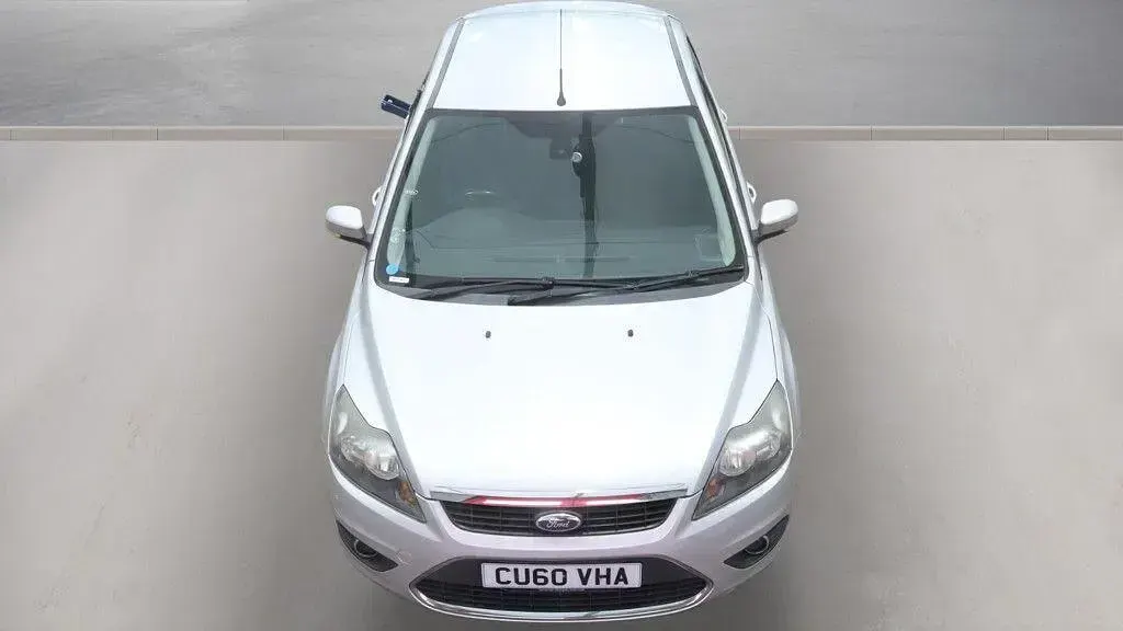 Used Ford Focus Titanium 110 HP (80 kW) 2010 Silver Hatchback