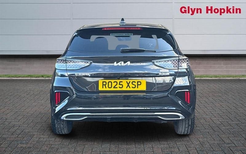 Usado Kia Ceed GT-Line 140 HP (102 kW) 2024 Preto Citadino