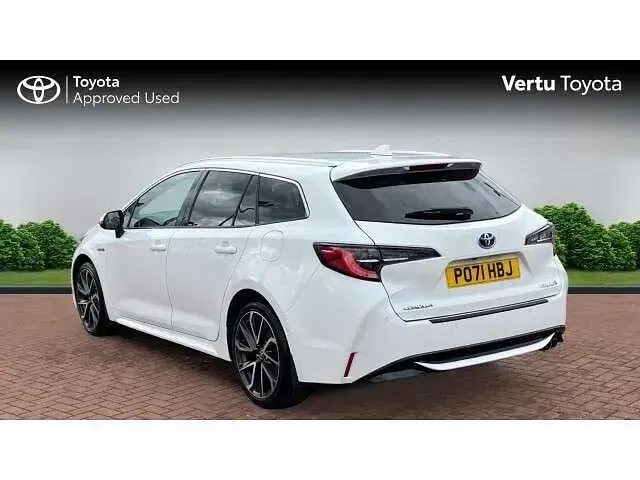 Używany Toyota Corolla 184 KM (135 kW) 2021 Biały Kombi