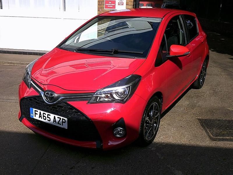 Red Used 2016 Toyota Yaris Sport Hatchback | £7,995 (Fair price) - Image 1/4