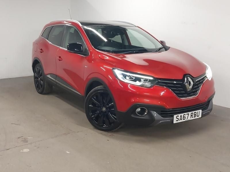 Red Used 2017 Renault Kadjar Signature S SUV | £9,998 (A bit pricey) - Image 1/4
