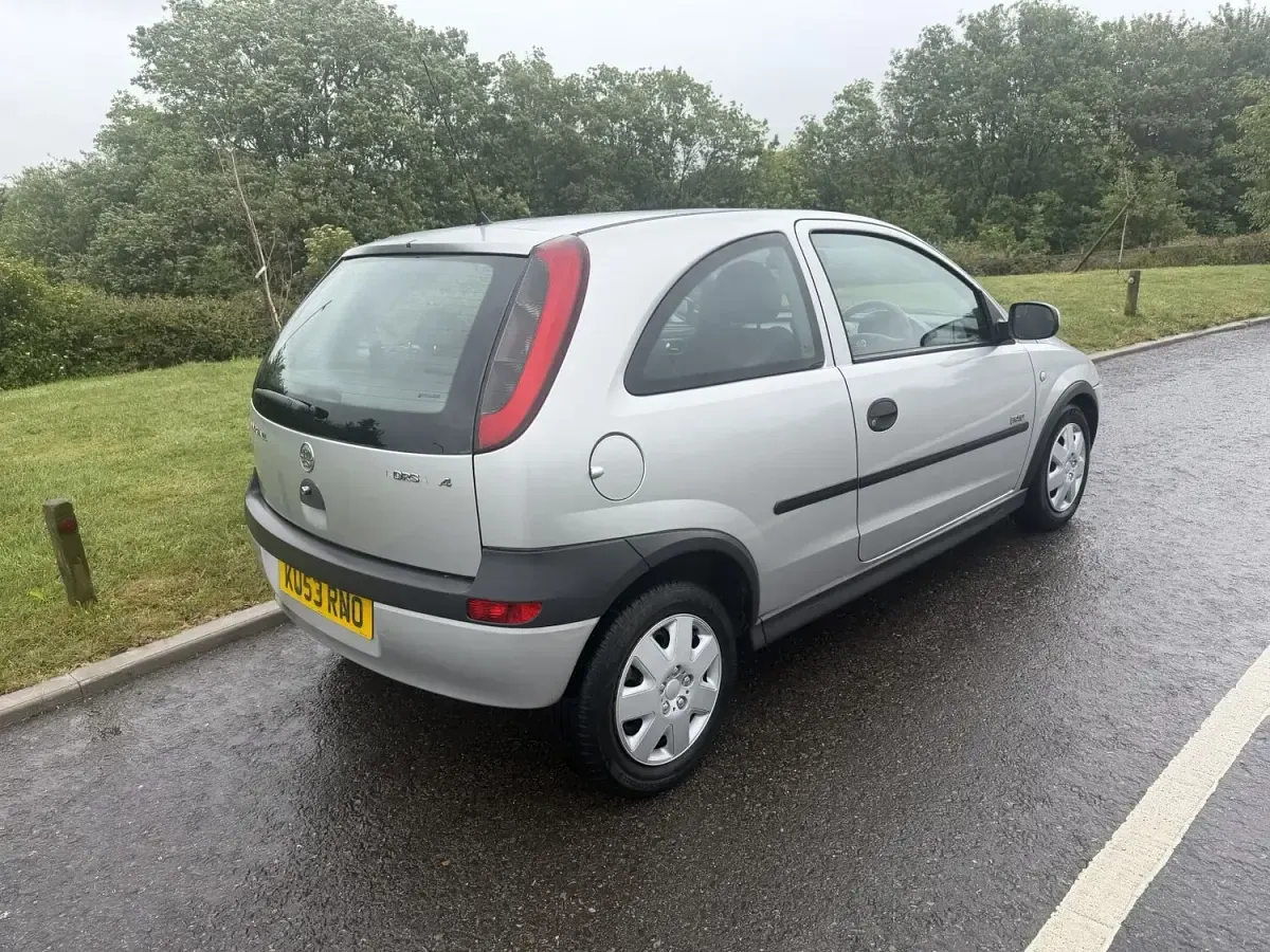 Used Vauxhall Corsa Elegance 2003 Silver Hatchback