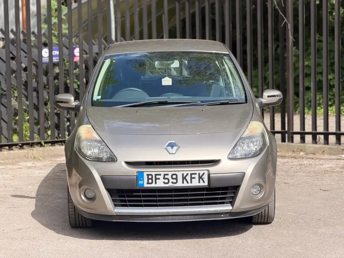 Used Renault Clio Dynamique 2009 Beige Hatchback