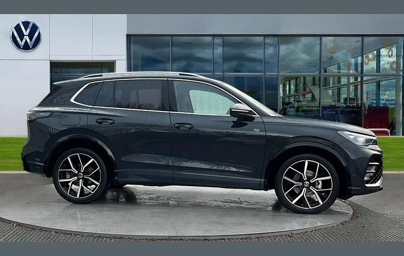 Used VW Tiguan R-line 147 HP (108 kW) 2025 Grey SUV