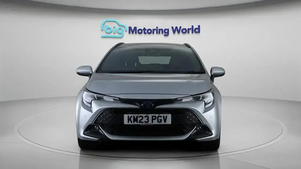Used Toyota Corolla 140 HP (102 kW) 2023 Silver Estate
