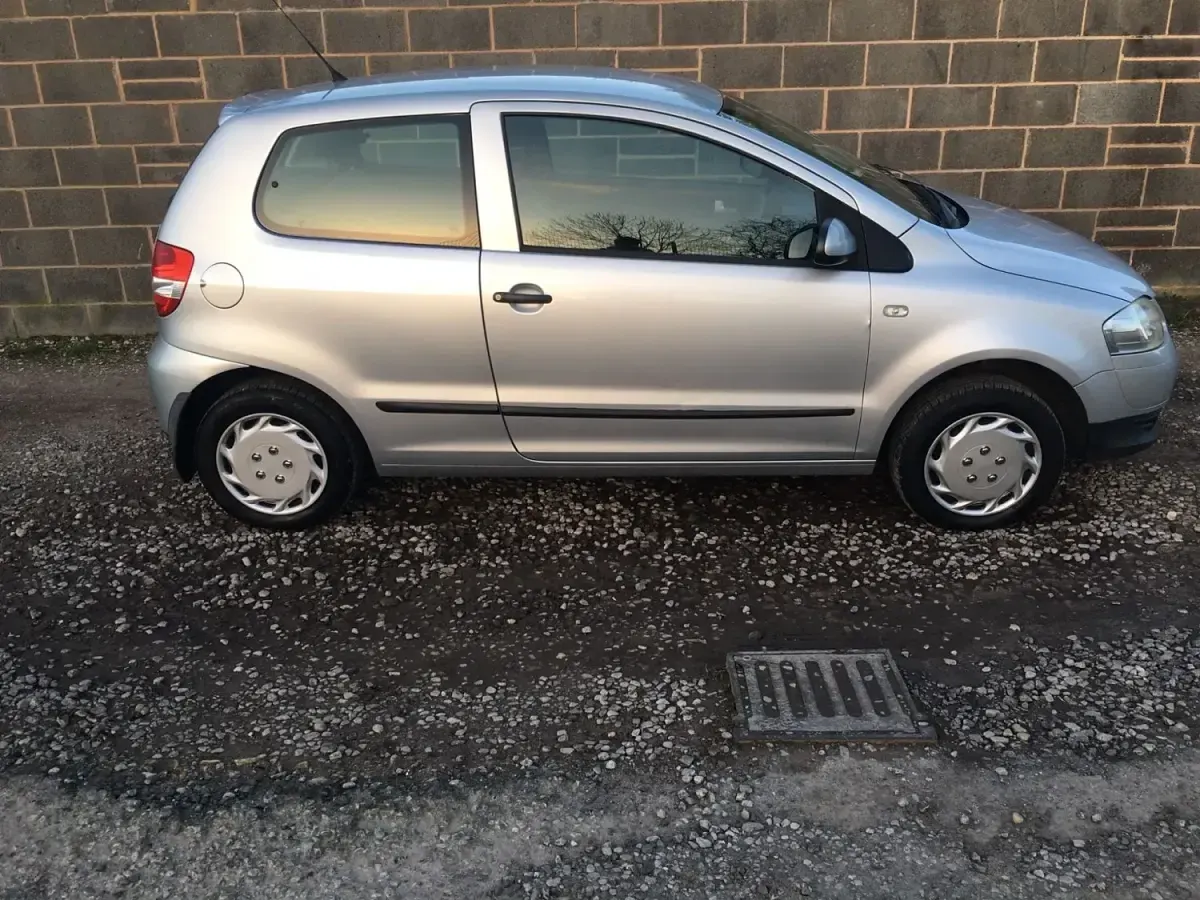 Używany VW Fox 2010 Srebrny Hatchback