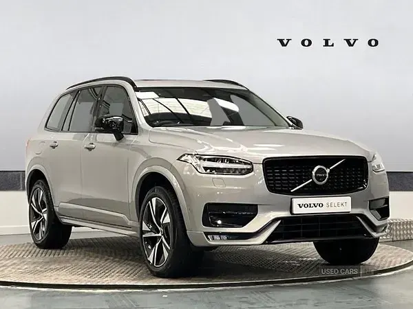 Begagnad Volvo XC90 Plus 2023 Silver SUV