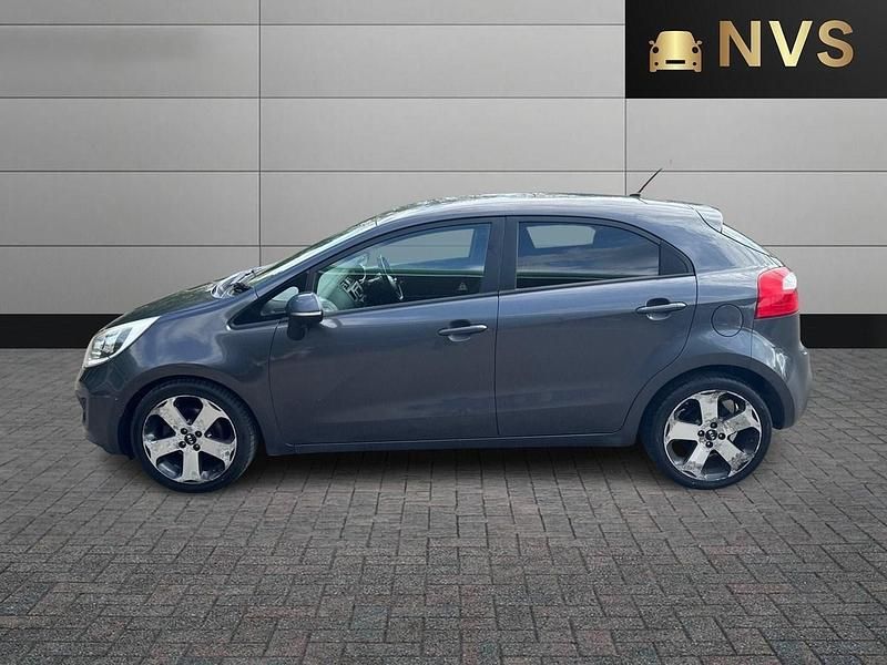 Used Kia Rio 107 HP (78 kW) 2013 Grey Hatchback