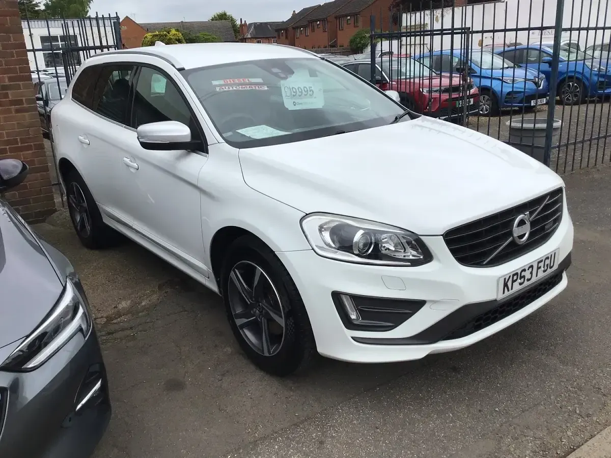 Used Volvo XC60 R-Design 215 HP (158 kW) 2013 White SUV