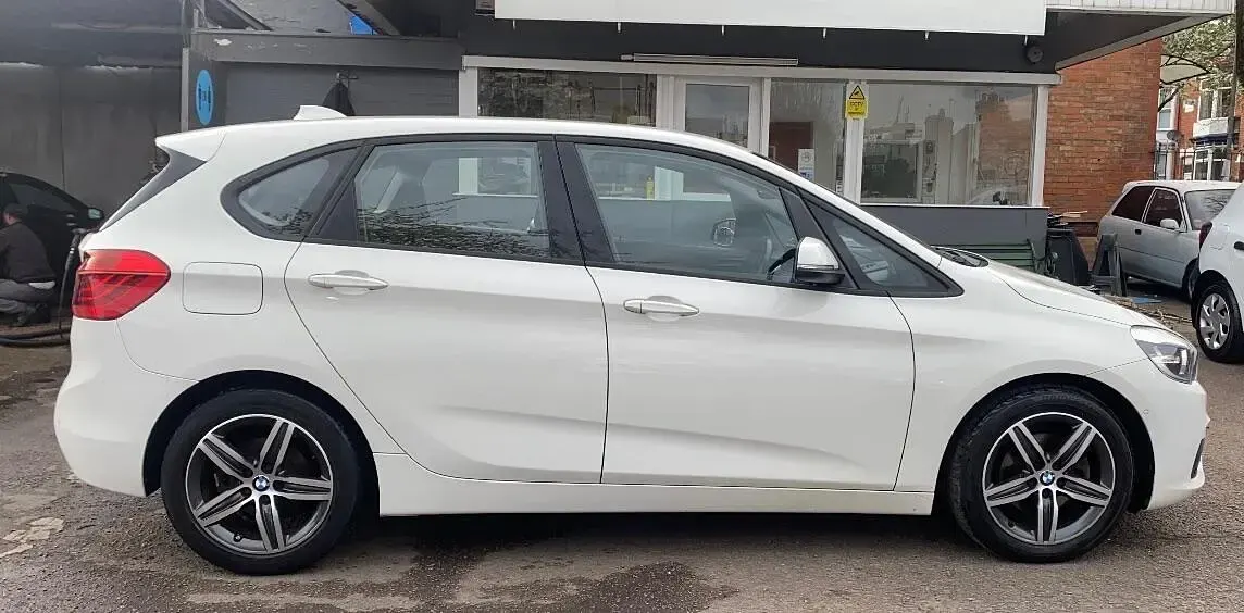 Used BMW 216 Active Tourer Sport Line 116 HP (85 kW) 2015 White MPV
