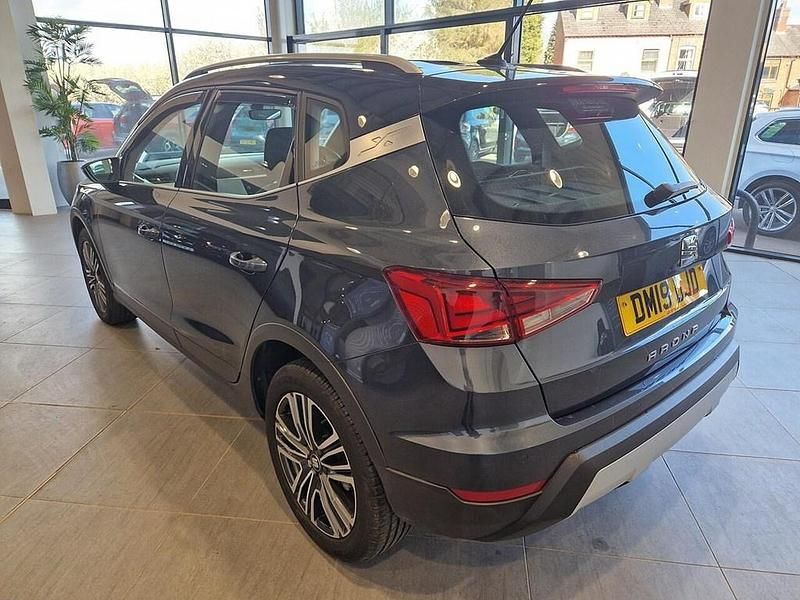 Używany Seat Arona XCELLENCE 115 KM (84 kW) 2019 Szary SUV