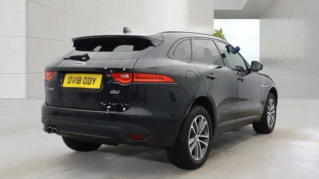 Used Jaguar F-Pace R-Sport 180 HP (132 kW) 2018 Black SUV