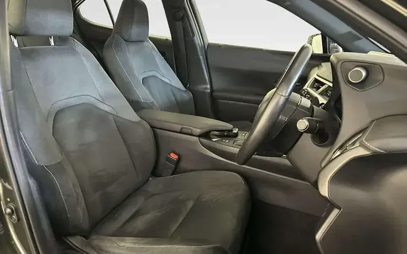 Used Lexus UX 184 HP (135 kW) 2022 Green SUV
