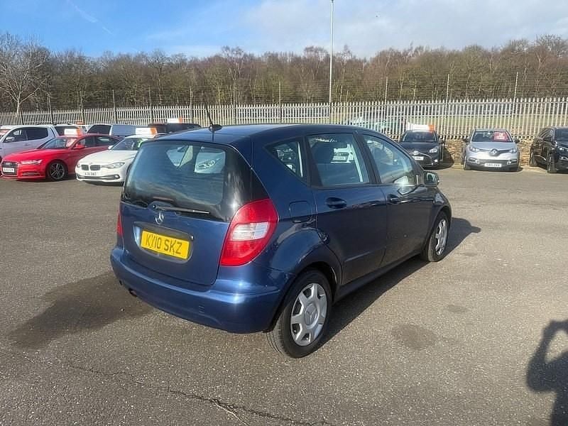 Used Mercedes A160 Classic 95 HP (69 kW) 2010 Blue Hatchback