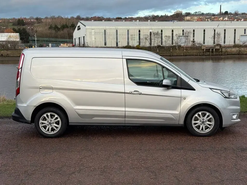 Used Ford Transit Connect Limited 120 HP (88 kW) 2020 Silver MPV