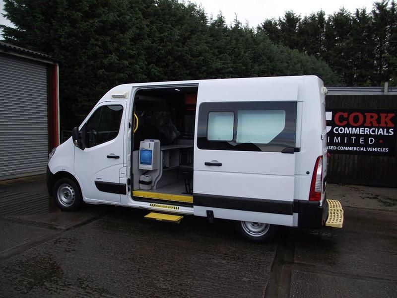 White Used 2019 Vauxhall Movano MPV | £6,500 (Super price) - Image 1/4