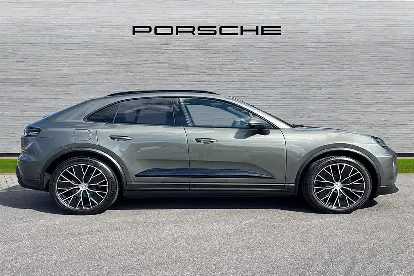 Used Porsche Macan 264 kW (360 HP) 2026 Aventurine green SUV