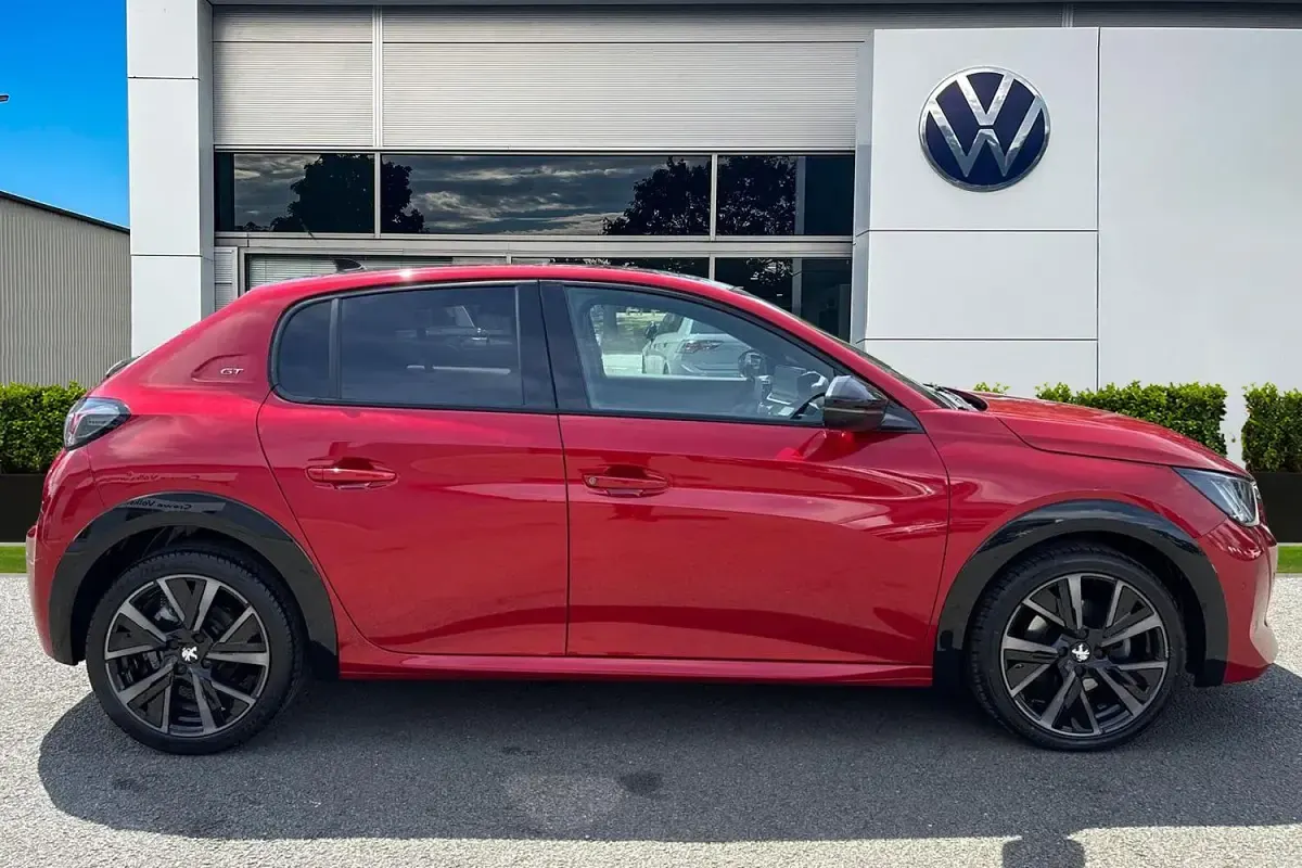 Used Peugeot 208 Premium 130 HP (95 kW) 2022 Red Hatchback