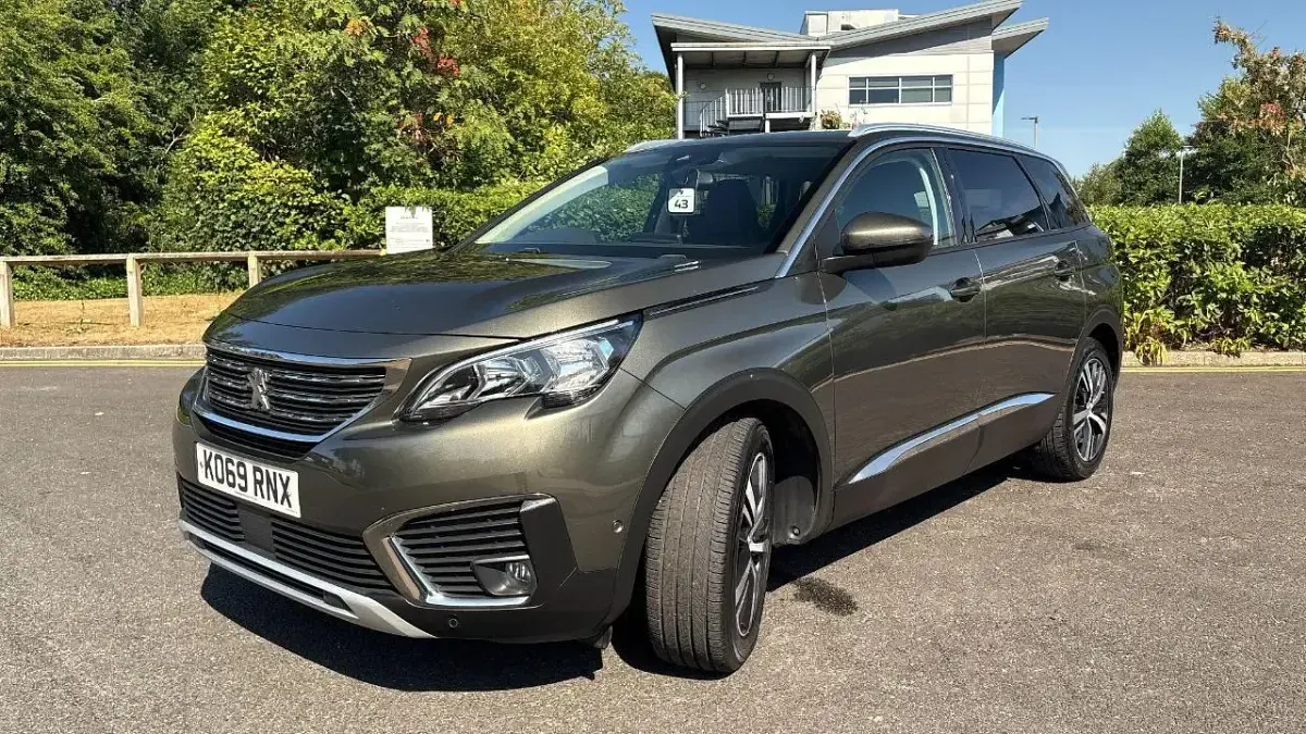 Used Peugeot 5008 Allure 129 HP (94 kW) 2020 Grey SUV