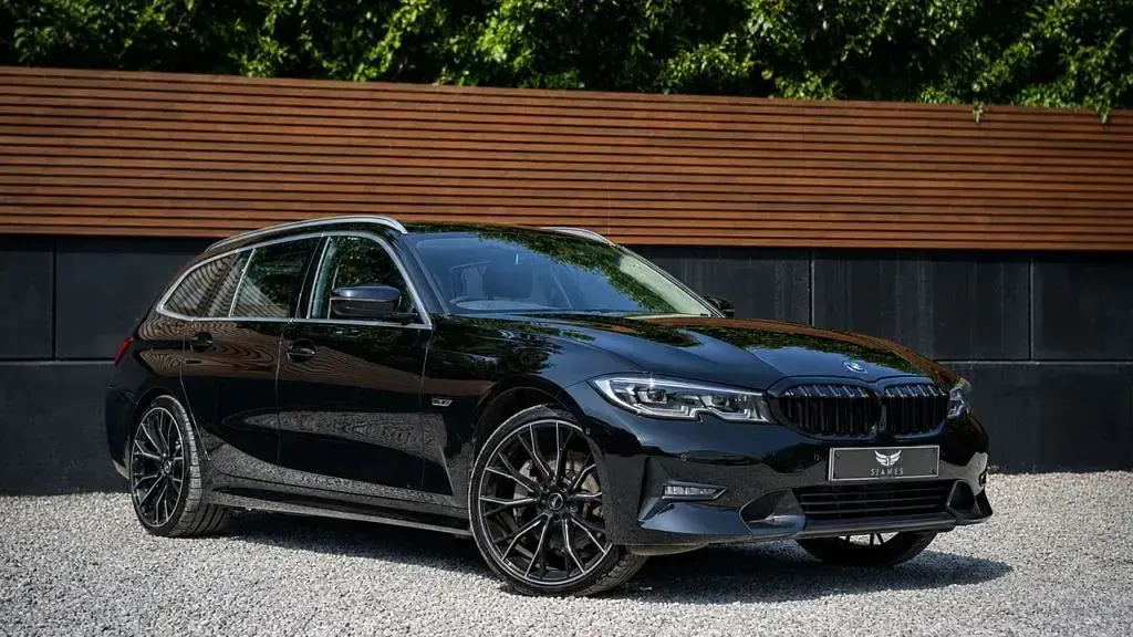 Used BMW 330e Sport Line 292 HP (214 kW) 2022 Black Estate