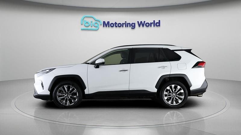 Used Toyota RAV4 Hybrid 219 HP (161 kW) 2022 SUV