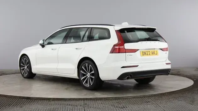 Used Volvo V60 Momentum 161 HP (118 kW) 2022 Estate