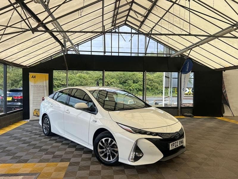White Used 2022 Toyota Prius Business Edition Hatchback | £15,246 (Fair price) - Image 1/3
