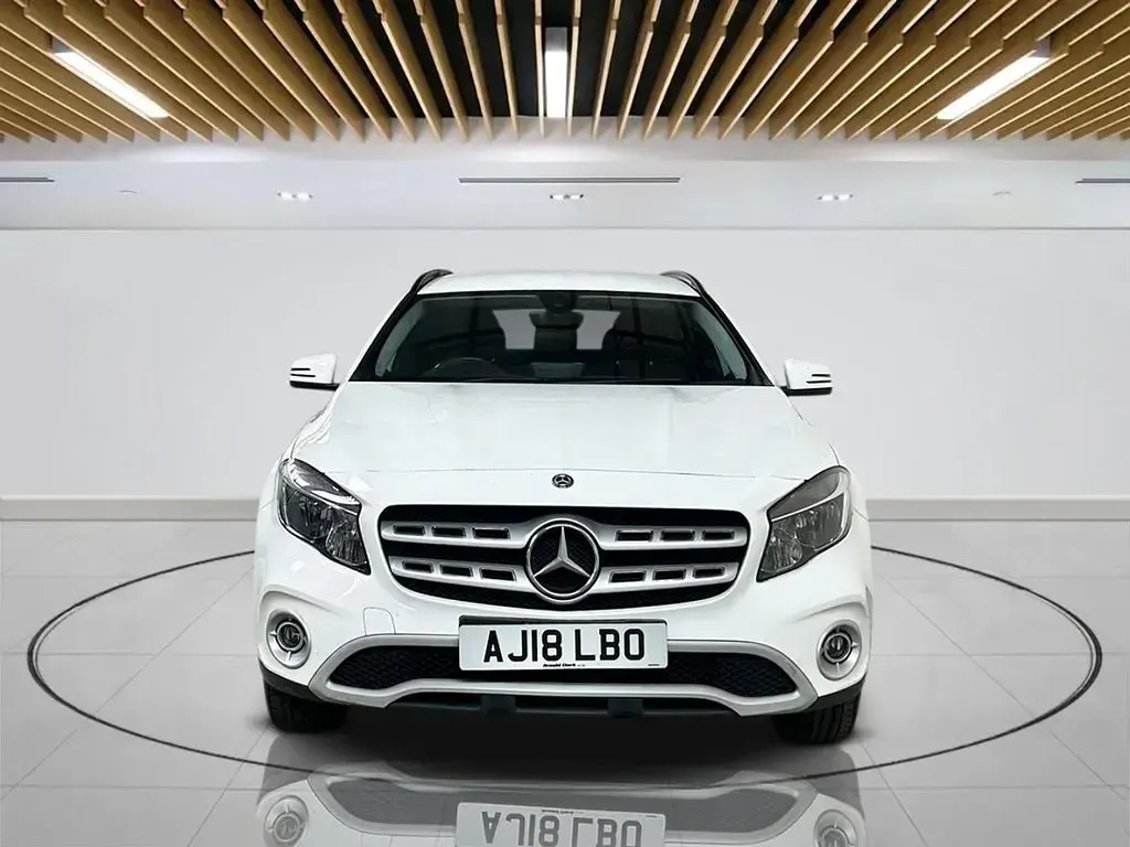 Used Mercedes GLA200 SE 156 HP (114 kW) 2018 White SUV