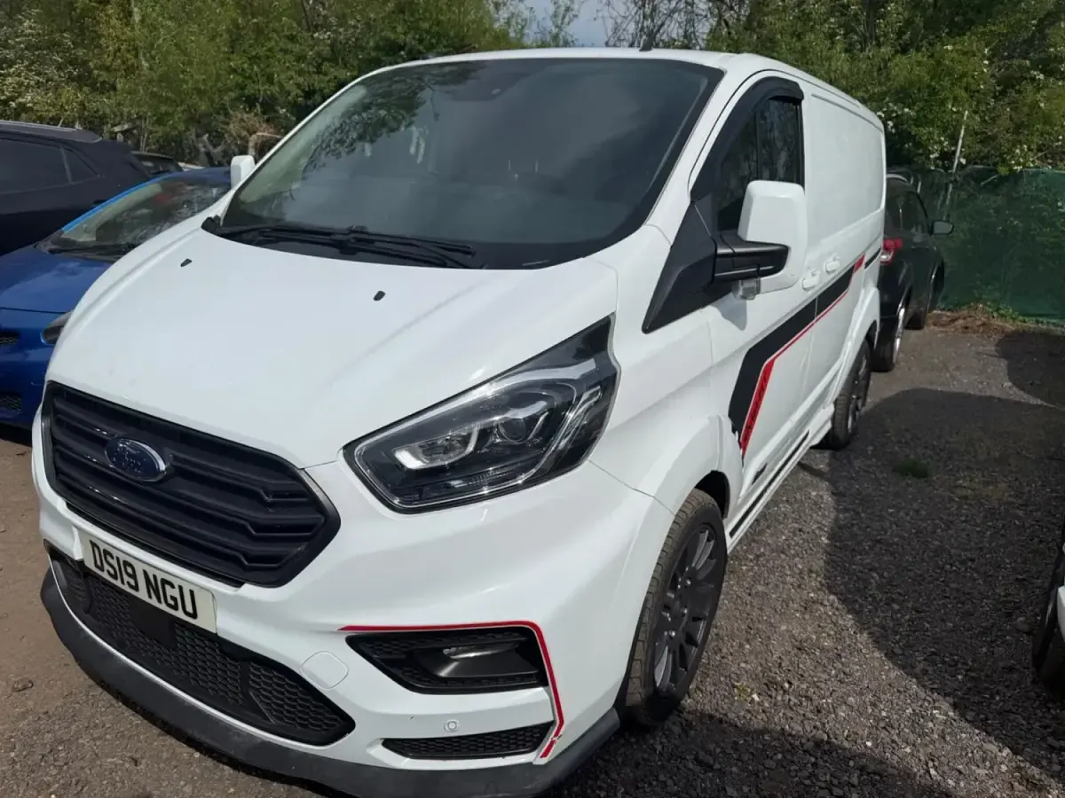 Usado Ford Transit Custom Limited 170 HP (125 kW) 2019 Branco Van