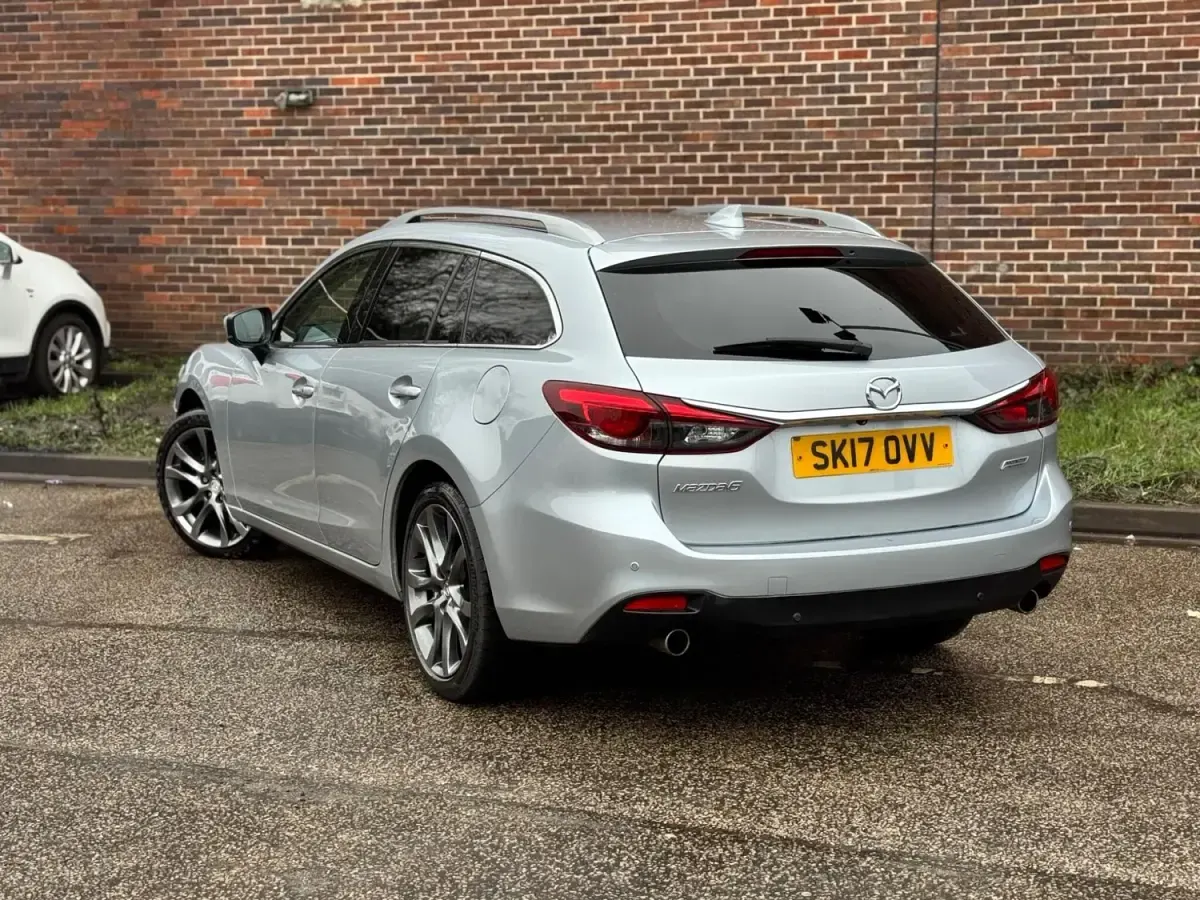 Usado Mazda 6 Inclusive 2017 Prateado Carrinha