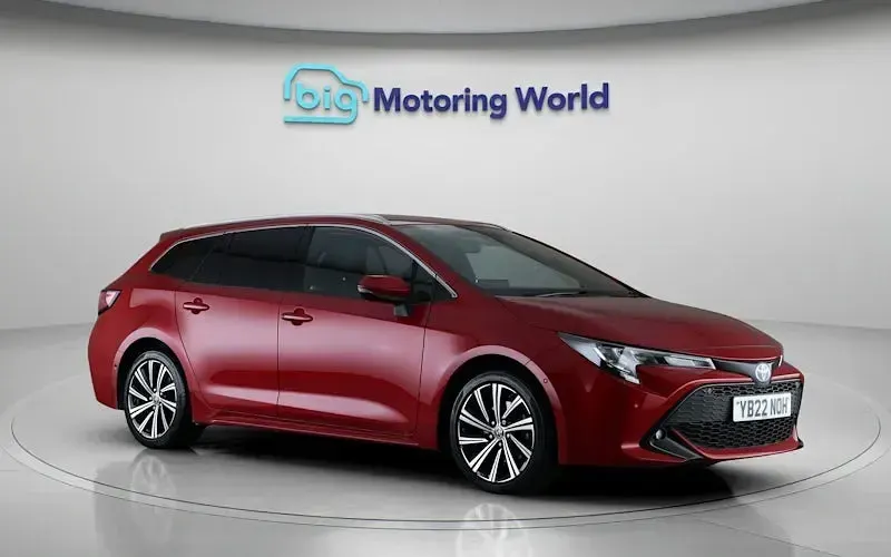Used Toyota Corolla Design 184 HP (135 kW) 2022 Red Estate