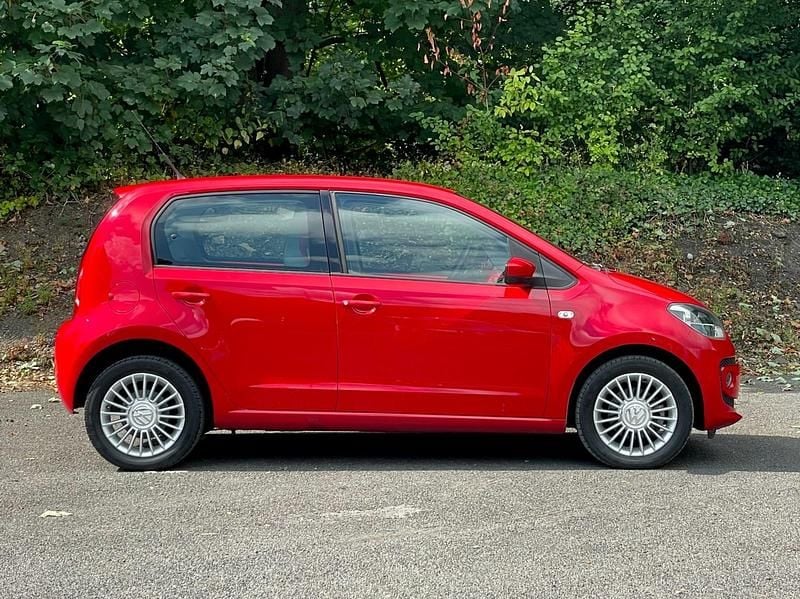 Usado VW up! high up! 65 HP (47 kW) 2024 Vermelho Citadino