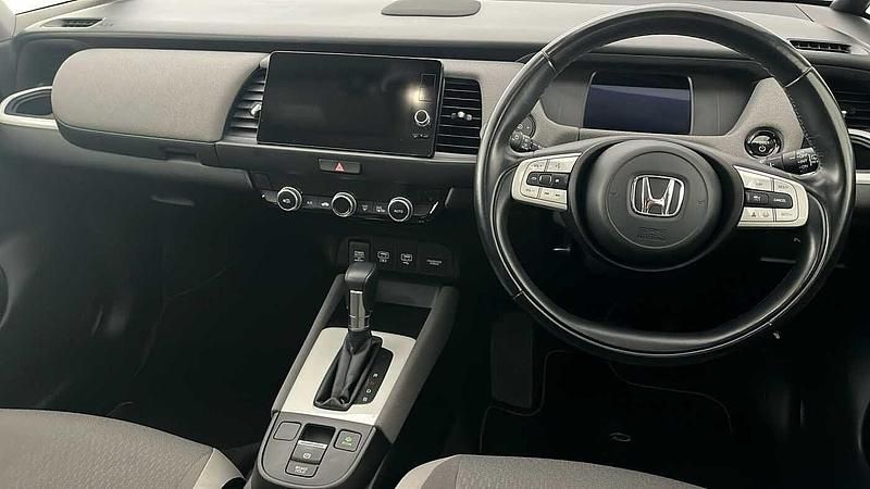 Used Honda Jazz Hybrid 109 HP (80 kW) 2021 Premium plus paint sunlight white Hatchback