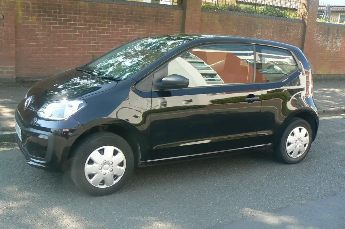 Used VW up! take up! 60 HP (44 kW) 2017 Black Hatchback