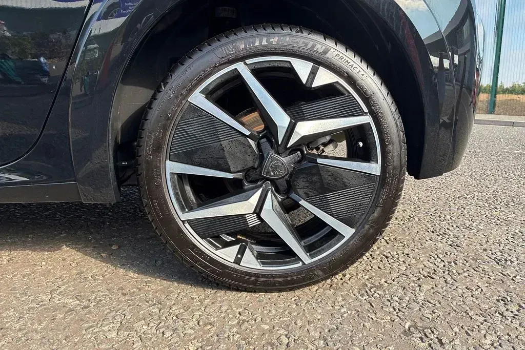 Used Peugeot 208 GT 102 HP (75 kW) 2024 Black Hatchback
