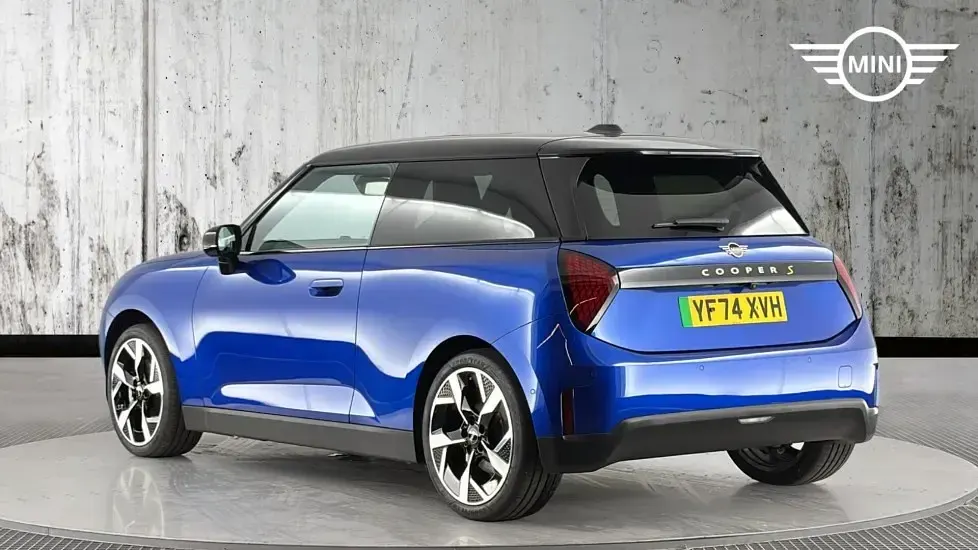 Used Mini Cooper SE Hatch 158 kW (215 HP) 2024 Blue Hatchback