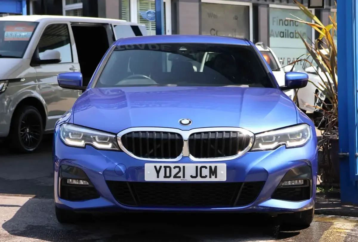 Used BMW 318 M Sport 156 HP (114 kW) 2021 Blue Sedan