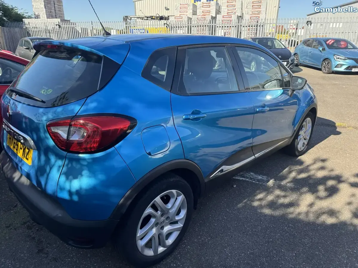 Used Renault Captur Dynamique 90 HP (66 kW) 2015 Blue SUV