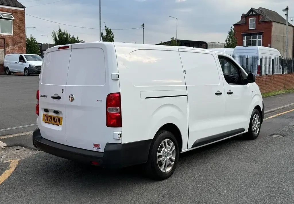 Used Vauxhall Vivaro 100 HP (73 kW) 2021 White MPV