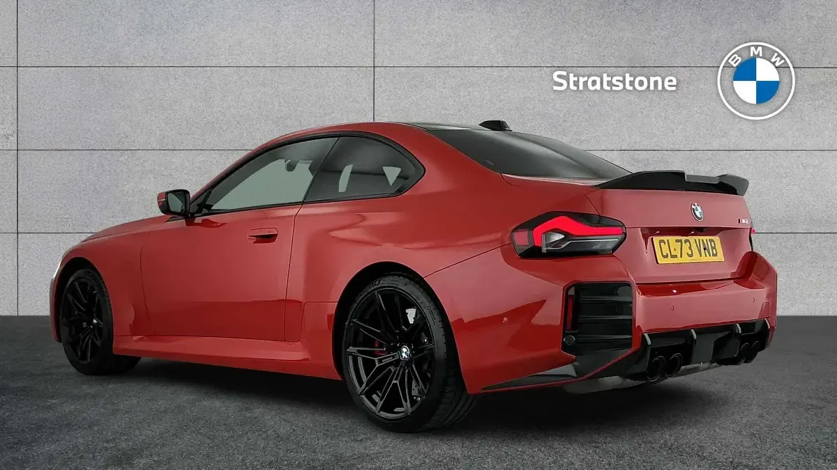 Begagnad BMW M2 Comfort Edition 454 HK (333 kW) 2023 Röd Sportkupé