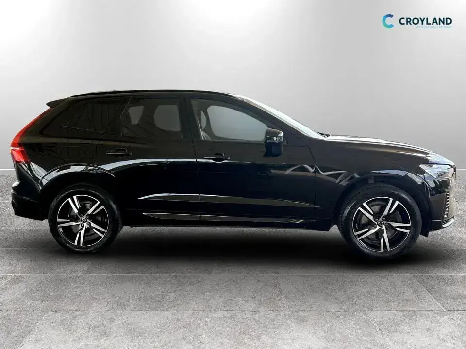 Used Volvo XC60 R-Design 335 HP (246 kW) 2022 Black SUV