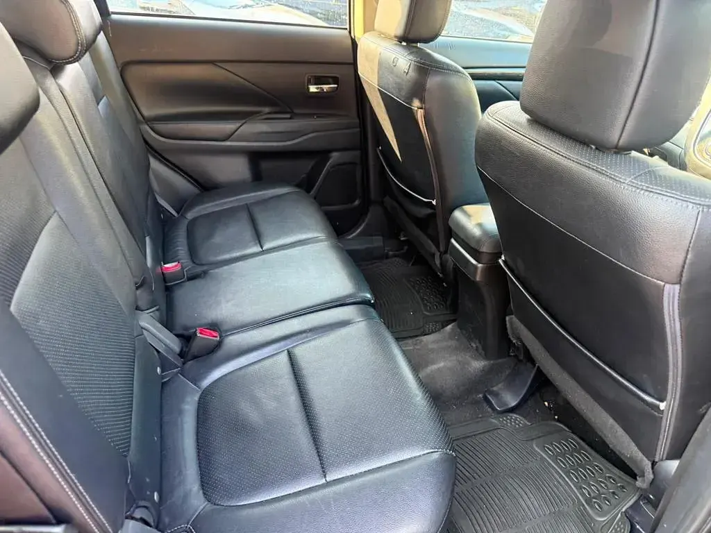Used Mitsubishi Outlander 150 HP (110 kW) 2016 Blue SUV