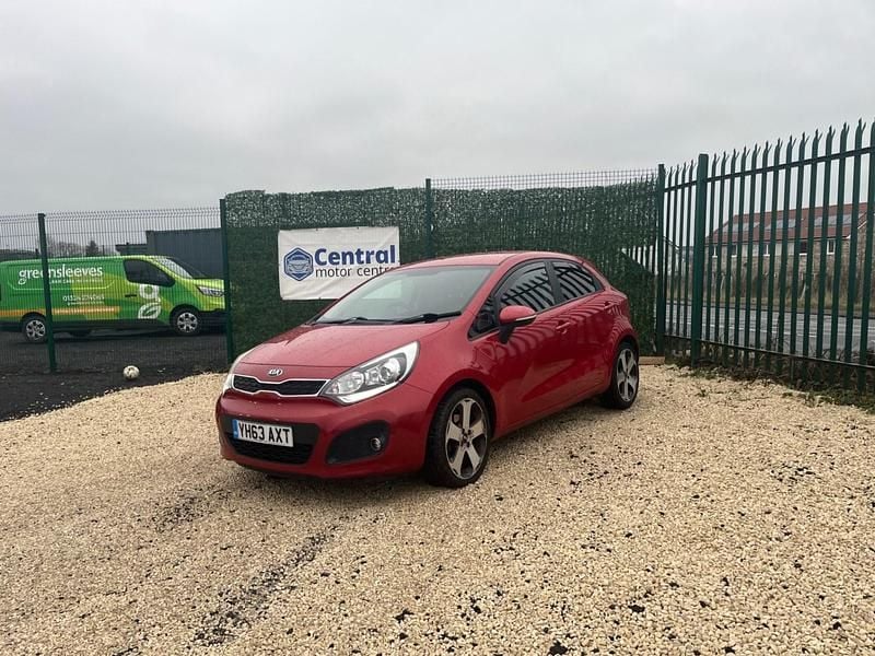 Used Kia Rio 2013 Red Hatchback